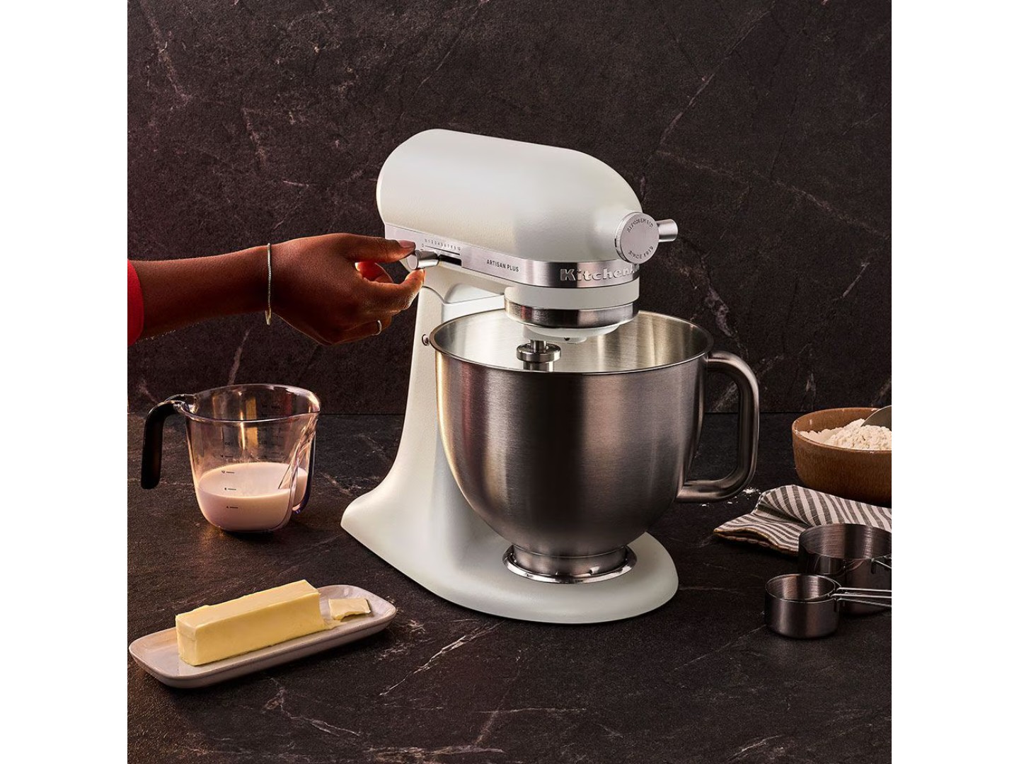 Планетарний міксер KitchenAid Artisan Plus 4.7 л (5KSM50PKVEPL) — фото 5